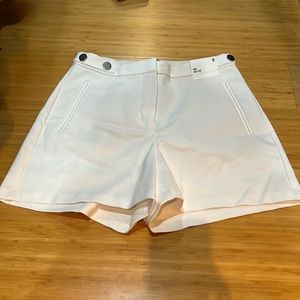 🌻Nwt Express white midi hi rise dressed shorts